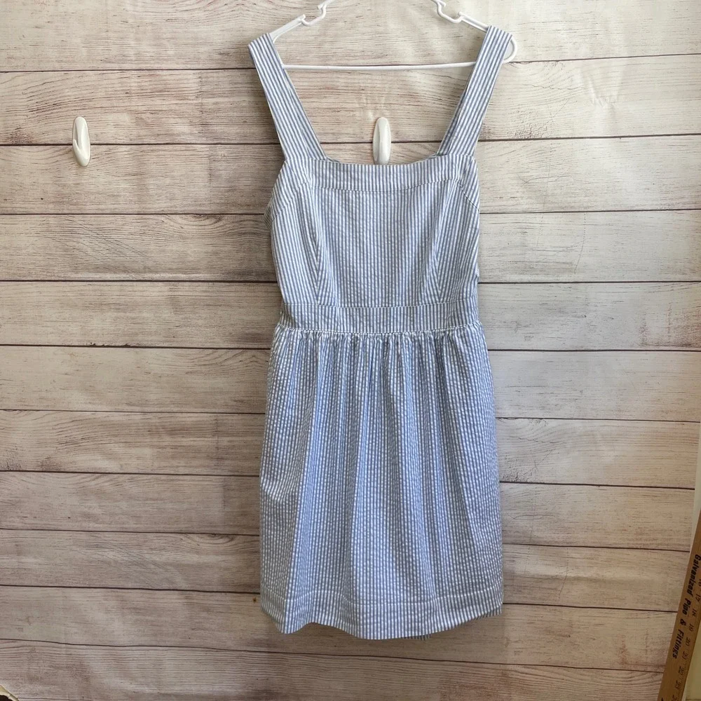 J‎ CREW BLUE AND WHITE SEERSUCKER APRON DRESS